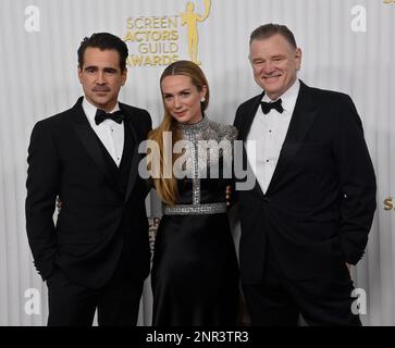 Los Angeles, Stati Uniti. 26th Feb, 2023. L-R) Colin Farrell, Kerry Condon e Brendan Gleeson partecipano ai SAG Awards annuali 29th del Fairmont Century Plaza di Los Angeles, California, domenica 26 febbraio 2023. Foto di Jim Ruymen/UPI Credit: UPI/Alamy Live News Foto Stock