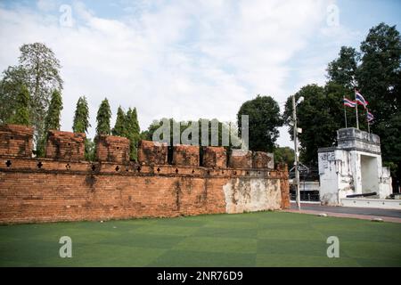 Antiche mura della città di Kanchanaburi in Thailandia. Kanchanaburi è una città della Thailandia occidentale Foto Stock