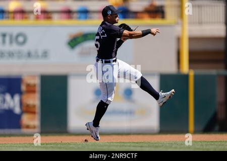 Lakeland FL USA; il quartiere di Detroit Tigers, Cesar Hernandez, si infila alla seconda base durante una partita di allenamento primaverile contro Baltimora OR Foto Stock