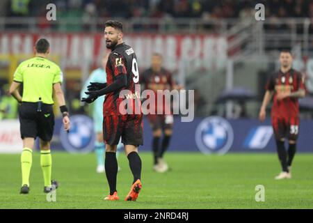 Milano, Italia. 26th Feb, 2023. Olivier Giroud #9 reagisce in Serie A match tra AC Milan e Atalanta Bergamo allo Stadio Giuseppe Meazza il 26th 2023 febbraio a Milano, Italia Credit: Mickael Chavet/Alamy Live News Foto Stock