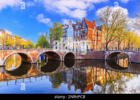 Amsterdam, Paesi Bassi. I canali e i ponti di Keizersgracht (Imperatore). Foto Stock