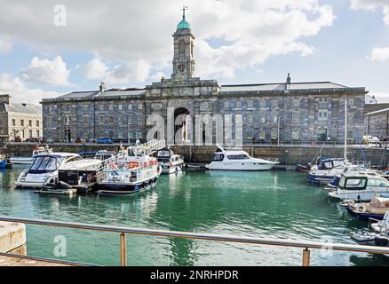 L'edificio Melville presso il Royal William Yard a Stonehouse Plymouth. Ospita varie catene di ristoranti e presto un cinema boutique Everyman. Ex Foto Stock