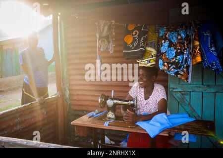 Sarta, nel villaggio di pescatori di Kolunga, Rusinga Island, il lago Victoria, Kenya Foto Stock