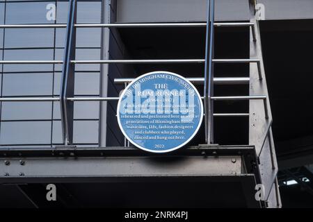 Birmingham Civic Society targa blu che segna il sito del Rum Runner club reso famoso da Duran Duran in Broad Street, Birmingham Foto Stock