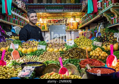 Pickle store, la medina di Fez. Il Marocco Foto Stock