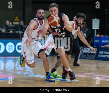 Wellington, Nuova Zelanda. 27th Feb, 2023. Hyrum Harris (22 Nuova Zelanda) compete per la palla. New Zealand Tall Blacks vs Libano alla TSB Arena di Wellington, Nuova Zelanda. Coppa del mondo di pallacanestro FIBA 2023. La Nuova Zelanda vince 106-91. (Joe Serci - SPP) Credit: SPP Sport Press Photo. /Alamy Live News Foto Stock