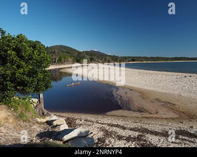 South West Rocks Creek verso Trail Bay Beach a South West Rocks, New South Wales Foto Stock