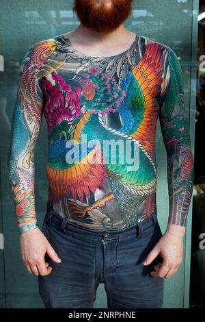 Artista e collezionista sconosciuto al 12th International London Tattoo Convention 2016, Tobacco Docks, Wapping, Londra. E2, REGNO UNITO. 25th settembre 2016 Foto Stock