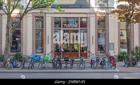 Amsterdam, Paesi Bassi - 14 maggio 2018: Cafe Restaurant De Plantage al Parco Zoo Artis e Giardino. Foto Stock
