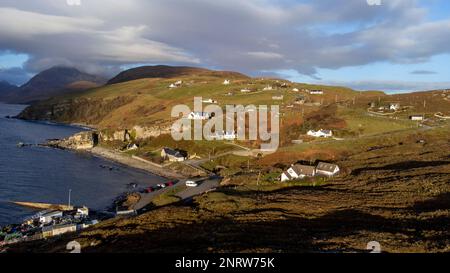 Elgol è un villaggio sulle rive del Loch Scavaig verso la fine della penisola di Strathaird, nell'isola di Skye, Scozia Foto Stock