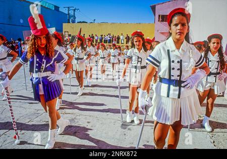 Parade, celebrazione del compleanno di Jose Marti, Trinidad, Cuba Foto Stock