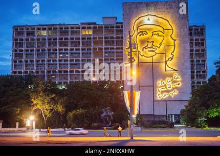Ministero dell'interno edificio con Che Guevara murale, Piazza della Rivoluzione, ''Plaza de la Revolucion'', La Habana, Cuba Foto Stock