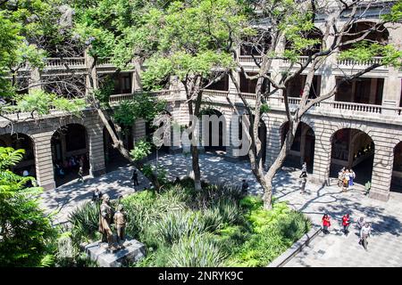 Cortile di SEP (Secretaria de Educación Publica),segreteria della pubblica istruzione, Città del Messico, Messico Foto Stock