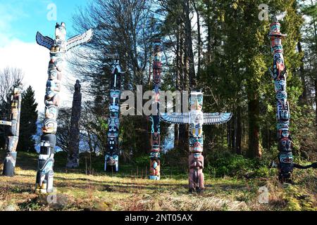 I Totem Poles of Stanley Park a Vancouver, British Columbia, Canada Foto Stock