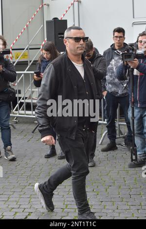 Roma, Italia. 27th Feb, 2023. Alex Britti.Rome, funerale di Maurizio Costanzo. 27 febbraio 2023 Credit: dpa/Alamy Live News Foto Stock