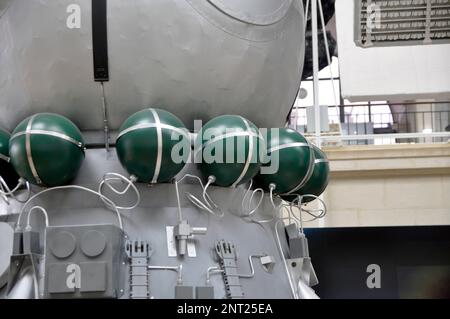 Palloncini per lo stoccaggio dell'elio utilizzato nel sistema pneumatico del motore. Foto Stock