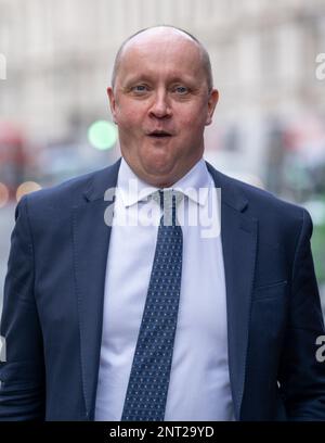 Londra, Regno Unito. 27th Feb, 2023. Jukka Siukosaari l'ambasciatore della Finlandia nel Regno Unito lascia l'ufficio del Gabinetto Londra UK Credit: Ian Davidson/Alamy Live News Foto Stock