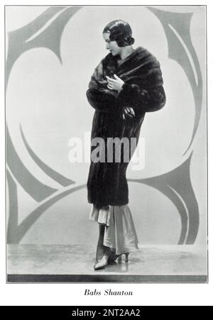 Georgia 'Babs' Shanton, 1912 - 1947, è stato un artista portoricano-americano con lo Ziegfeld Follies, cantante con la Lucky Strike Dance Orchestra, e un modello per l'agenzia di modellazione John Robert Powers, immagine vintage del c1930 Foto Stock