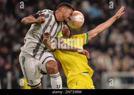 Bremer (Juventus), Mostafa Mohamed (FC Nantes) durante la partita di calcio della UEFA Europa League una partita tra Juventus e FC Nantes ad al Foto Stock