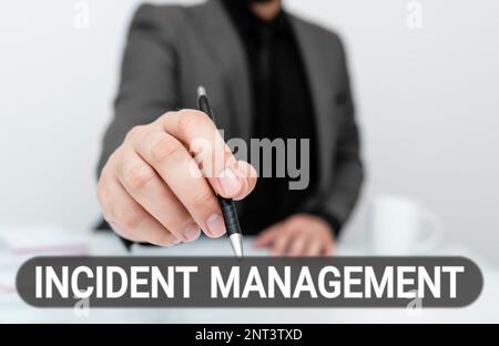 Didascalia concettuale Incident Management, concetto che significa processo per riportare il Servizio ai normali pericoli corretti Foto Stock
