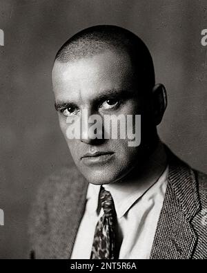 VLADIMIR MAYAKOVSKY (1893-1930) poeta, drammaturgo e attore russo. Foto Stock