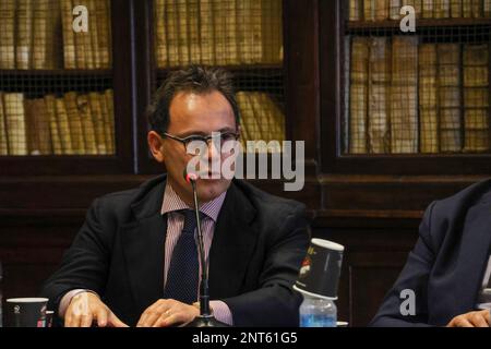 Napoli, Napoli, Italia. 27th Feb, 2023. 27/02/2023 Napoli, presentazione del libro 'non diamoci del tu' di Giuseppe Benedetto con la presenza del governatore Vincenzo De Luca.in foto: (Credit Image: © Fabio Sasso/ZUMA Press Wire) SOLO USO EDITORIALE! Non per USO commerciale! Foto Stock