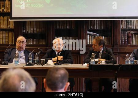 Napoli, Napoli, Italia. 27th Feb, 2023. 27/02/2023 Napoli, presentazione del libro 'non diamoci del tu' di Giuseppe Benedetto con la presenza del governatore Vincenzo De Luca.in foto: (Credit Image: © Fabio Sasso/ZUMA Press Wire) SOLO USO EDITORIALE! Non per USO commerciale! Foto Stock