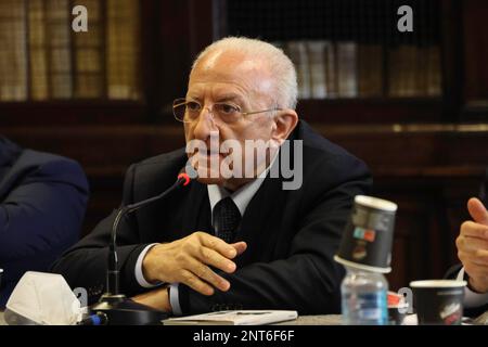 Napoli, Napoli, Italia. 27th Feb, 2023. 27/02/2023 Napoli, presentazione del libro 'non diamoci del tu' di Giuseppe Benedetto con la presenza del governatore Vincenzo De Luca.in foto: (Credit Image: © Fabio Sasso/ZUMA Press Wire) SOLO USO EDITORIALE! Non per USO commerciale! Foto Stock