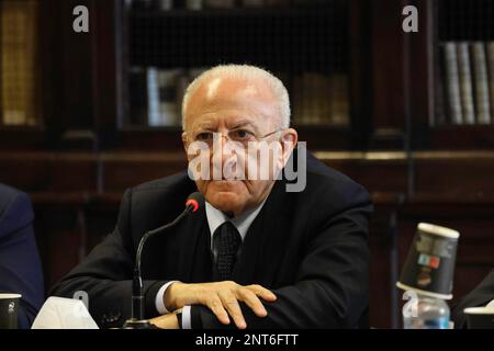 Napoli, Napoli, Italia. 27th Feb, 2023. 27/02/2023 Napoli, presentazione del libro 'non diamoci del tu' di Giuseppe Benedetto con la presenza del governatore Vincenzo De Luca.in foto: (Credit Image: © Fabio Sasso/ZUMA Press Wire) SOLO USO EDITORIALE! Non per USO commerciale! Foto Stock