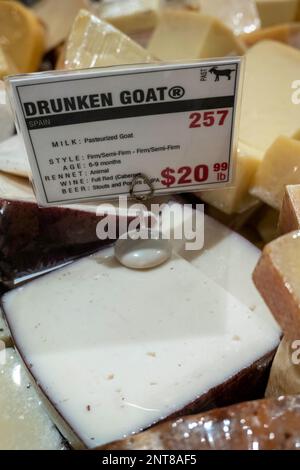 Il Murray's Cheese è un negozio di specialità gourmet situato nella sala ristorazione del Grand Central Terminal, New York, City, USA 2023 Foto Stock