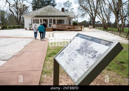 Plains, Stati Uniti. 27th Feb, 2023. La casa di fidanzamento dell'ex presidente Jimmy carter viene mostrata a Plains, Georgia, lunedì 27 2023 febbraio a New York City. L'ex presidente degli Stati Uniti Jimmy carter, il più antico ex presidente vivente all'età di 98 anni, sta ora ricevendo cure ospedalizie al termine del ciclo di vita nella sua casa a Plains, Georgia. Foto di Anthony Stalcup/UPI Credit: UPI/Alamy Live News Foto Stock