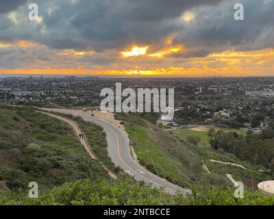 Vista dal Baldwin Hills si affaccia a Los Angeles, California Foto Stock