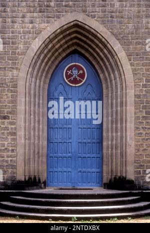 Porta d'ingresso alla Cattedrale Latina Cattolica Romana di Vimalagiri nel cuore Immacolato di Maria a Kottayam, Kerala, India, Asia Foto Stock