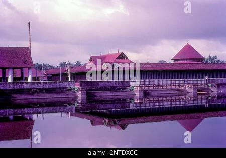 Tempio di Irinjalakuda Koodalmanikyam dedicato al Signore Bharatha a Irinjalakuda vicino Thrissur o Trichur, Kerala, India, Asia Foto Stock