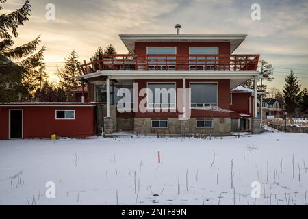 Vista posteriore di una casa moderna di metà secolo. Questa casa è stata da allora demolita Foto Stock
