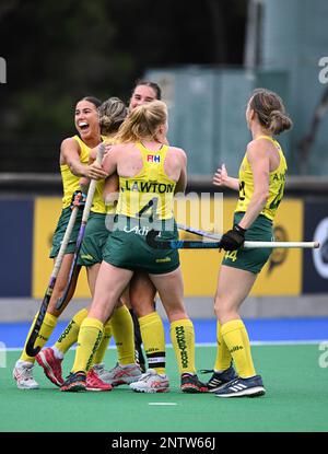 Australia National Women's Field Hockey team festeggia durante la 2022/23 International Hockey Federation (FIH) Women's Pro-League match tra Australia e Argentina al Tasmanian Hockey Centre. Punteggio finale; Australia 2:0 Argentina. (Foto di Luis Veniegra / SOPA Images/Sipa USA) Foto Stock