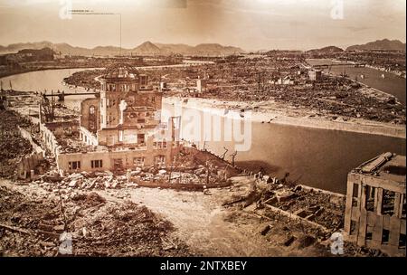 Foto di Hiroshima dopo la bomba atomica esplosione di Hiroshima e al Museo Memoriale della Pace di Hiroshima, Giappone Foto Stock