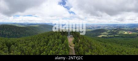 Paesaggio estivo al Monte St Leonard in Australia Foto Stock