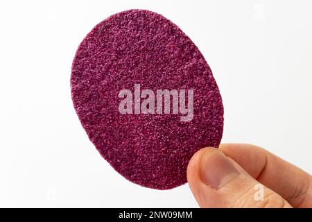 spuntino di patate dolci viola. cibo al gusto di patate dolci. snack dolce e sottile Foto Stock