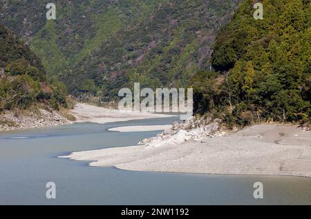 Kumano-gawa river, Kumano Kodo, Nakahechi percorso, Wakayama, Kinki, Giappone. Foto Stock