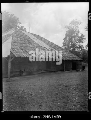 Home Place, Hahnville, St. Charles Parish, Louisiana. Carnegie Survey of the Architecture of the South. Stati Uniti, Louisiana, St Charles Parish, Hahnville, tetti, capannoni. Foto Stock