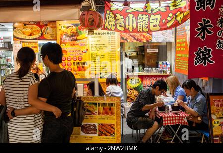 Il ristorante cinese, in Ameyoko Market Street.Tokyo city, Giappone, Asia Foto Stock