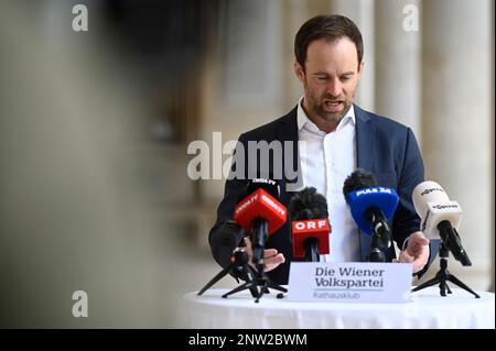 Vienna, Austria. 28th Feb, 2023. Conferenza stampa con il presidente del club Markus Wölbitsch (ÖVP). Argomento 'informazioni attuali sulla causa Wien Energie' Foto Stock