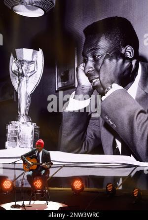 Julien Mattia / le Pictorium - miglior FIFA AWARDS 2023 cerimonia alla Salle Pleyel di Parigi - 28/2/2023 - Francia / Ile-de-France (regione) / Parigi - Seu Jorge alla cerimonia del miglior FIFA Awards alla Salle Pleyel di Parigi, 27 febbraio 2023 Foto Stock