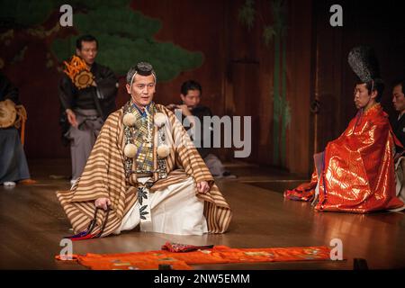 Prestazioni di noh, in Nazionale Noh Theatre,4-18-1, Sendagaya, Shibuya-ku, Tokyo Foto Stock