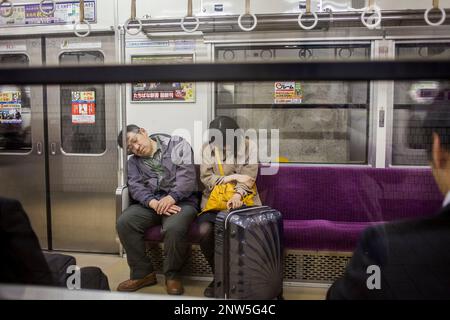 La metropolitana, stazione Kuramae, Linea Asakusa, Tokyo, Giappone. Foto Stock