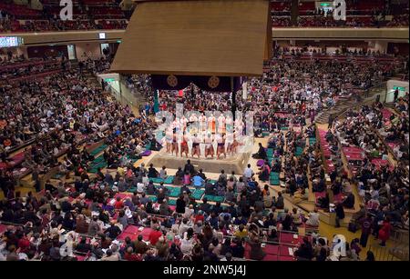 Torneo di sumo in Ryogoku kokugikan stadium,Tokyo city, Giappone Foto Stock