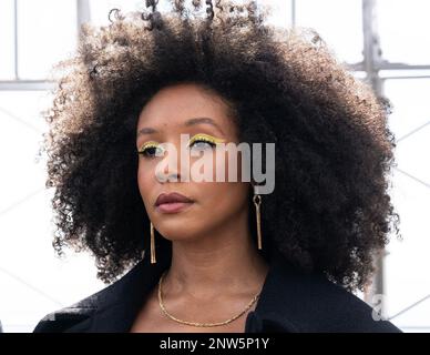 Febbraio 27, 2023, New York, New York, Stati Uniti: Nabiyah essere presente come il cast di Daisy Jones & i sei visite l'Empire state Building (Credit Image: © Lev Radin/Pacific Press via ZUMA Press Wire) SOLO USO EDITORIALE! Non per USO commerciale! Foto Stock