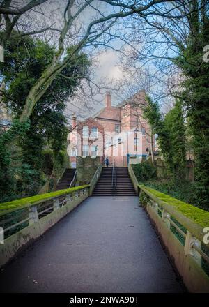 Kingsgate Bridge che conduce a Bow Lane Durham Foto Stock