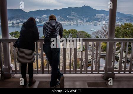 I turisti,nell'ex Mitsubishi seconda casa dock, in Giardino di Guantaio, di Nagasaki, Giappone Foto Stock